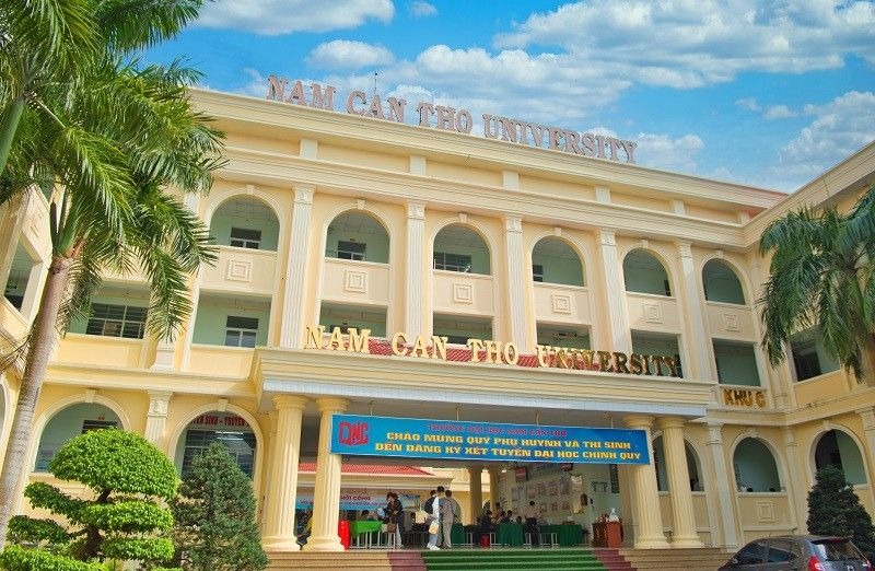 Nam Can Tho University Hero